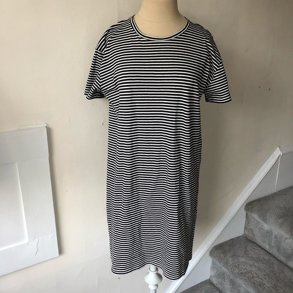 SOLD Everlane Striped The Cotton Box-Cut Tee Dress - Picture 4 of 7